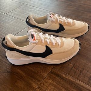 Women’s Nike Waffle Debut